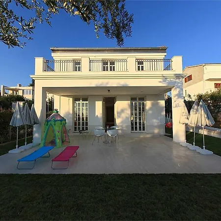 Luxury Beachfront Villa Smague With Sauna, Zadar