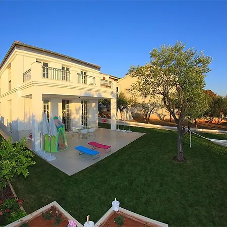 别墅 Luxury Beachfront Villa With Sauna, Zadar 迪可罗