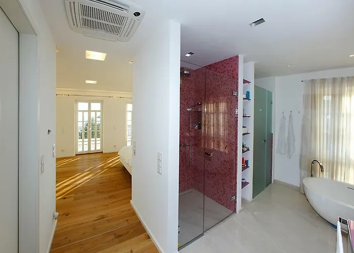 Luxury Beachfront Villa With Sauna, Zadar *