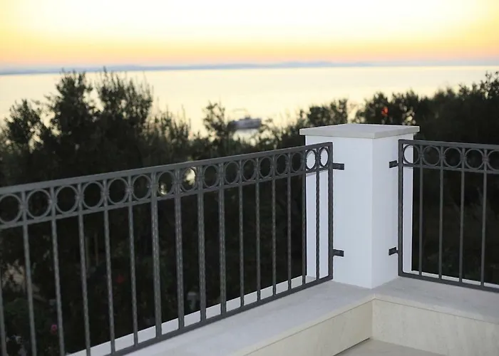 Luxury Beachfront Villa With Sauna, Zadar