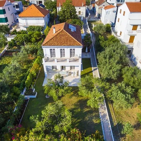 Вилла Luxury Beachfront Villa Smague With Sauna, Zadar Дикло