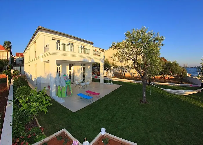 Вилла Luxury Beachfront Villa Smague With Sauna, Zadar Дикло